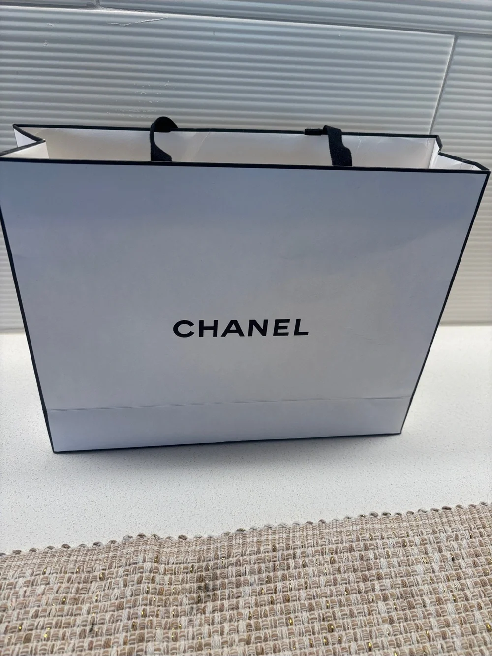 CHANEL paper shopping